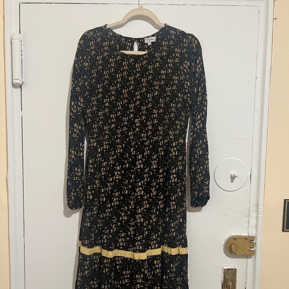 Dress - Picture 1 of 2